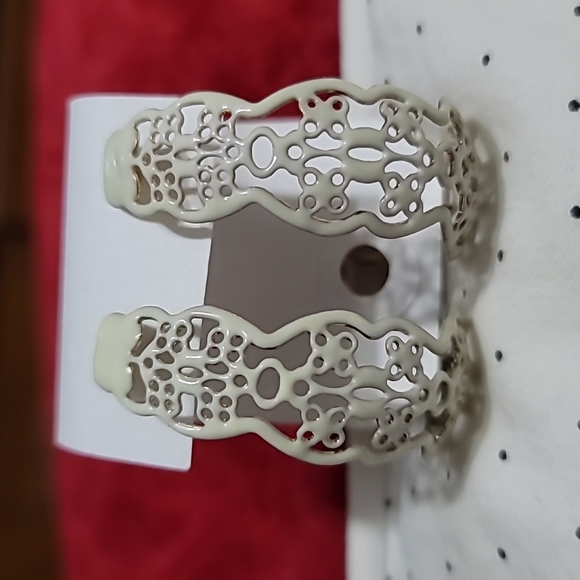 Veil (Metal cutout pattern) Hoop Earrings (11) - Picture 1 of 8